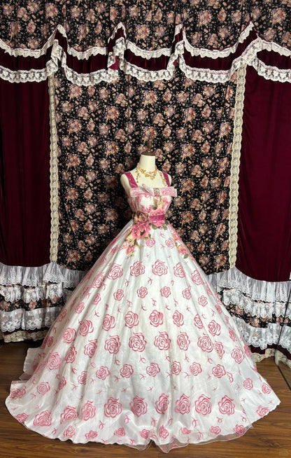 Cute Spaghetti Strap A-Line Embroidered Floral Evening Gowns Rhinestone Beaded Bow Applique Prom Dress AP2568