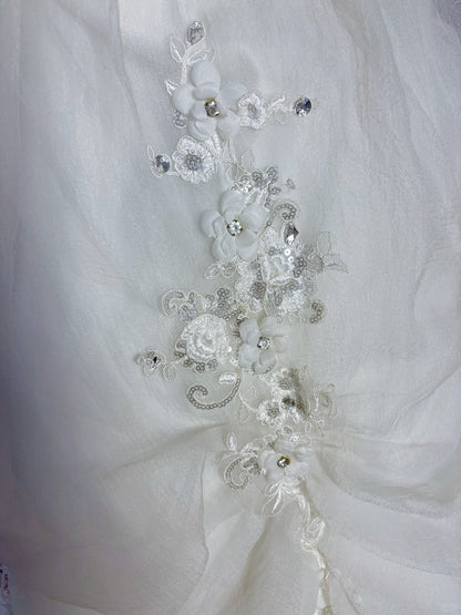Vintage Strapless A-Line Ruched Bridal Gowns Crystals Beaded Sequins Applique Wedding Dress AP2570