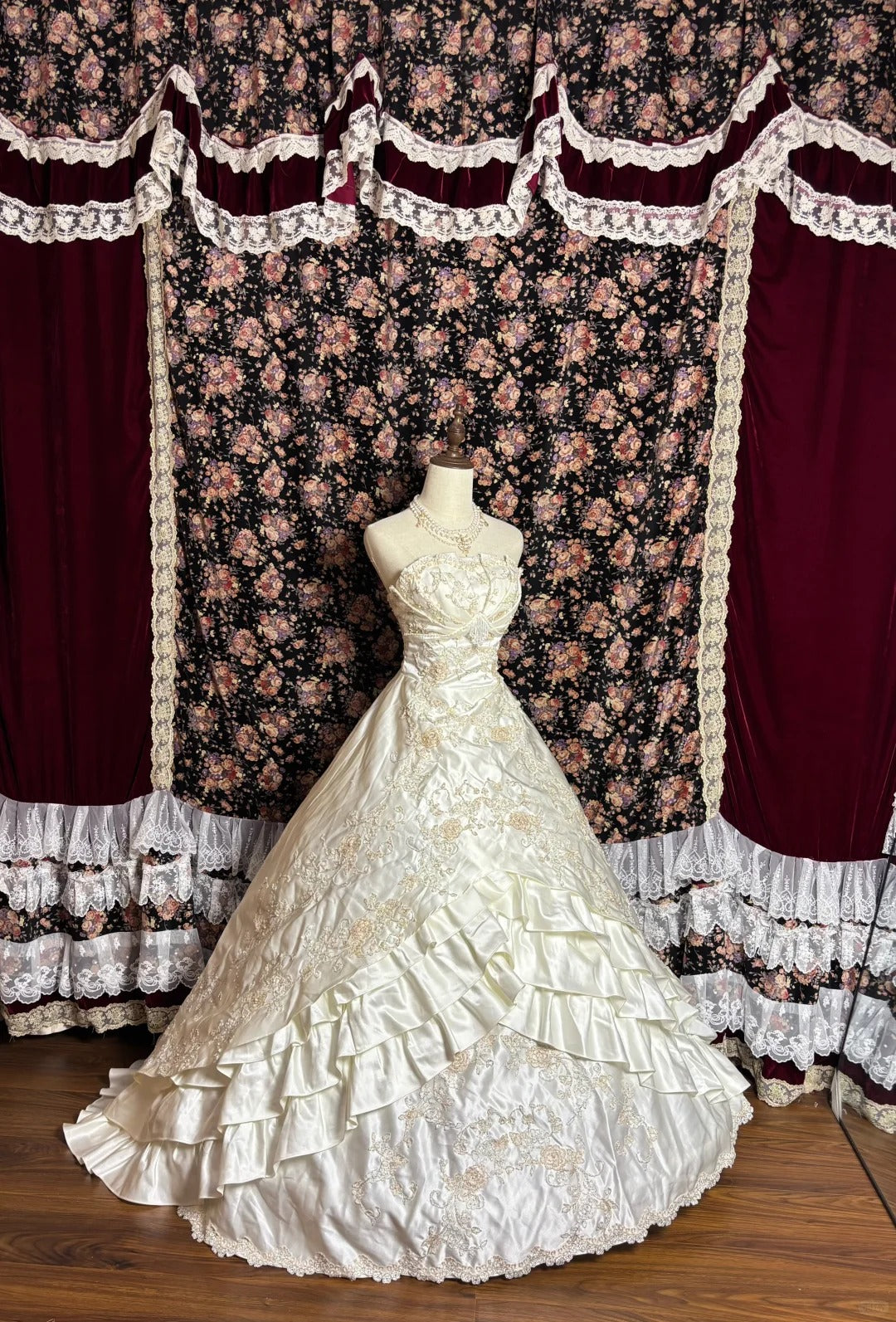 Sheen A-Line Strapless Evening Dresses Tassel Sequins Beading Appliques Prom Dress AP2575