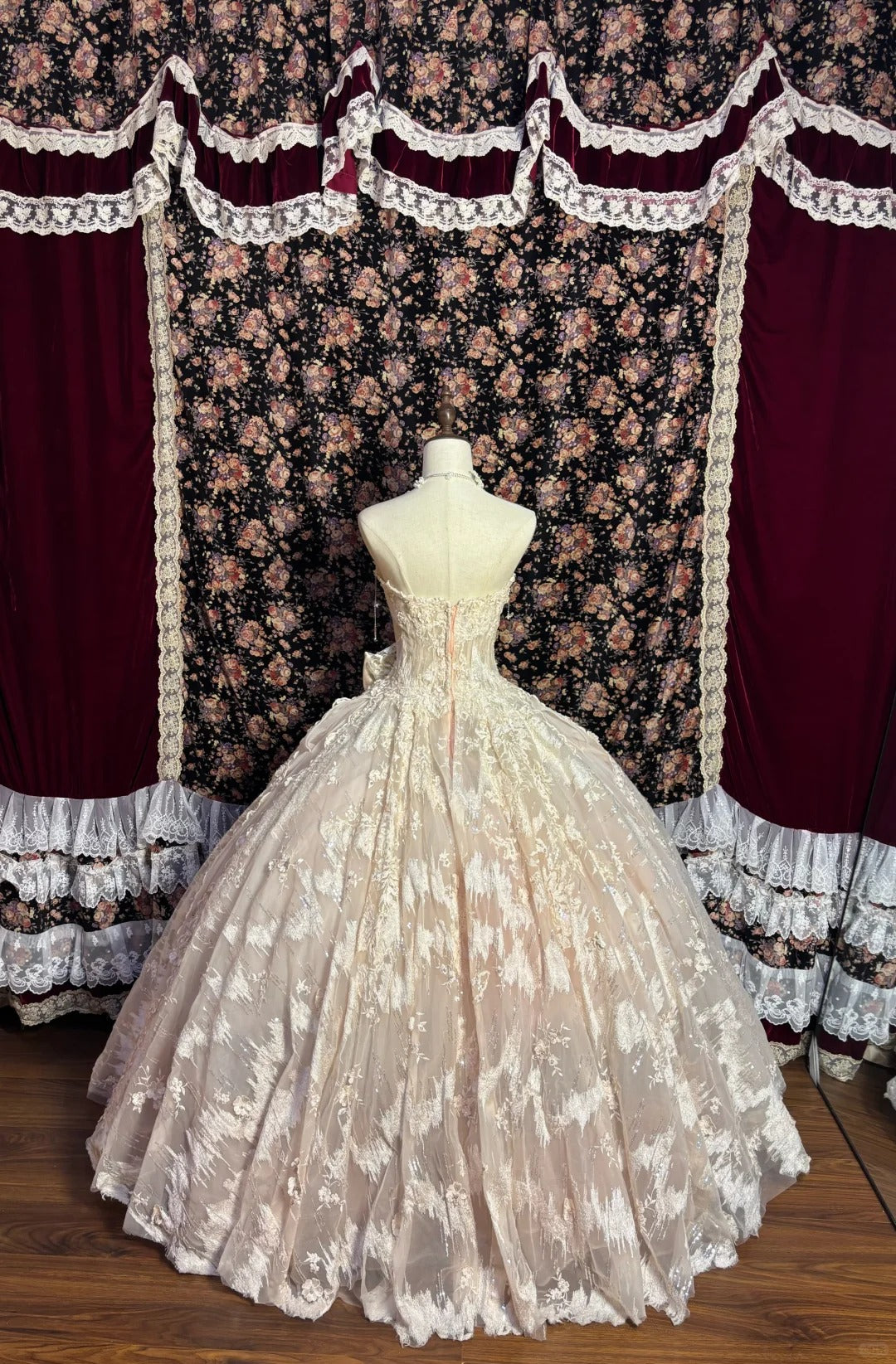 Glam Strapless A-Line Bridal Dresses Bow Beading Sequins Applique Wedding Dress AP2579