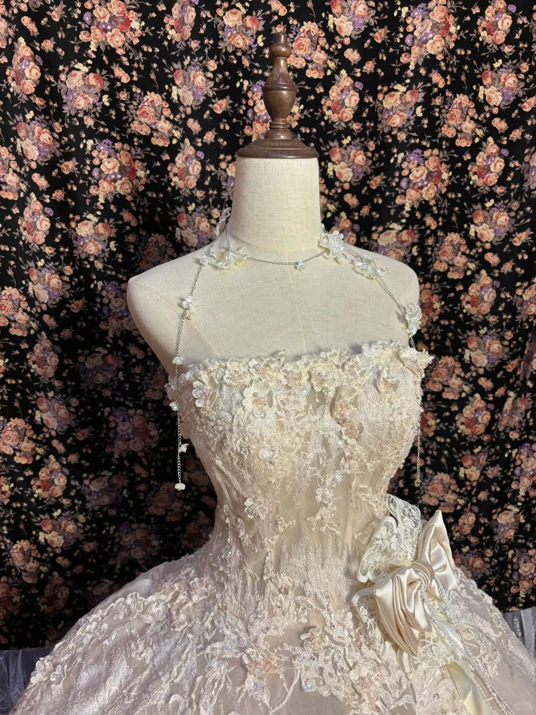 Glam Strapless A-Line Bridal Dresses Bow Beading Sequins Applique Wedding Dress AP2579