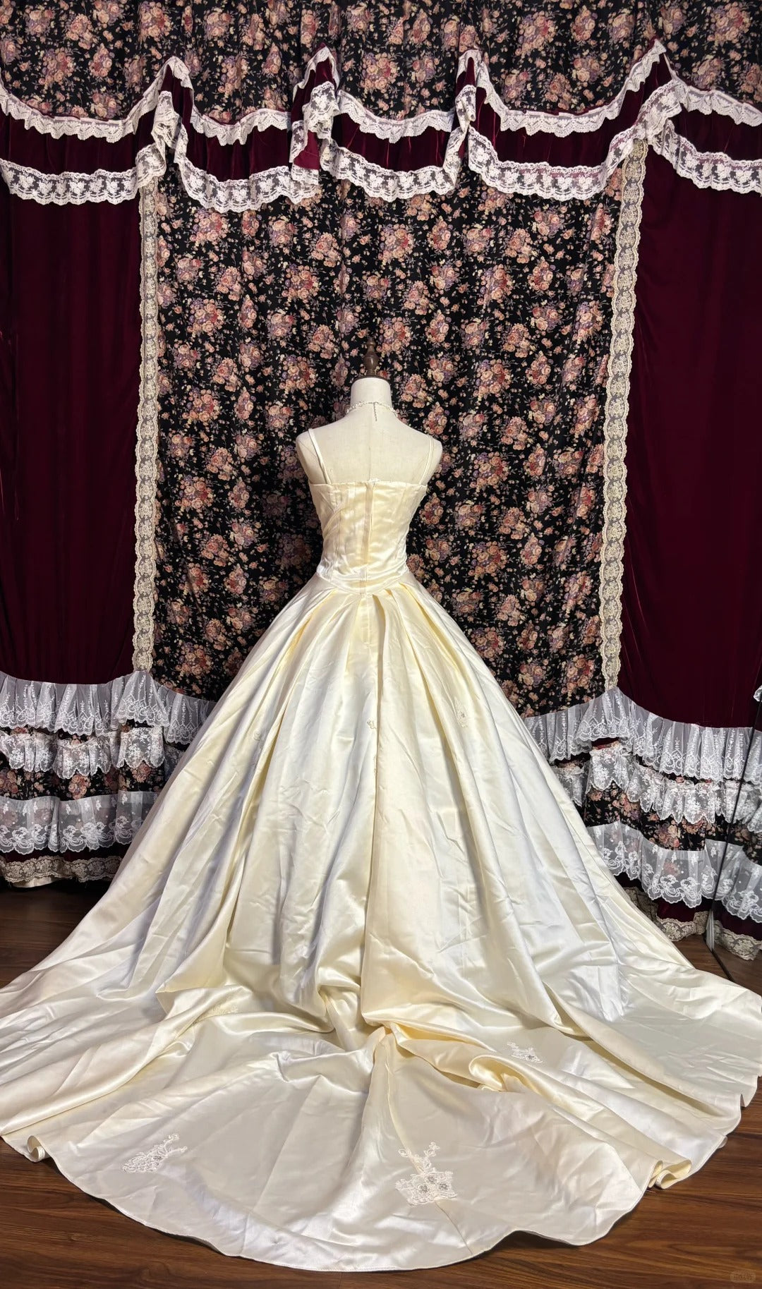 Glamorous Spaghetti Strap A-Line Sweet 16th Sequins Applique Prom Dress AP2580