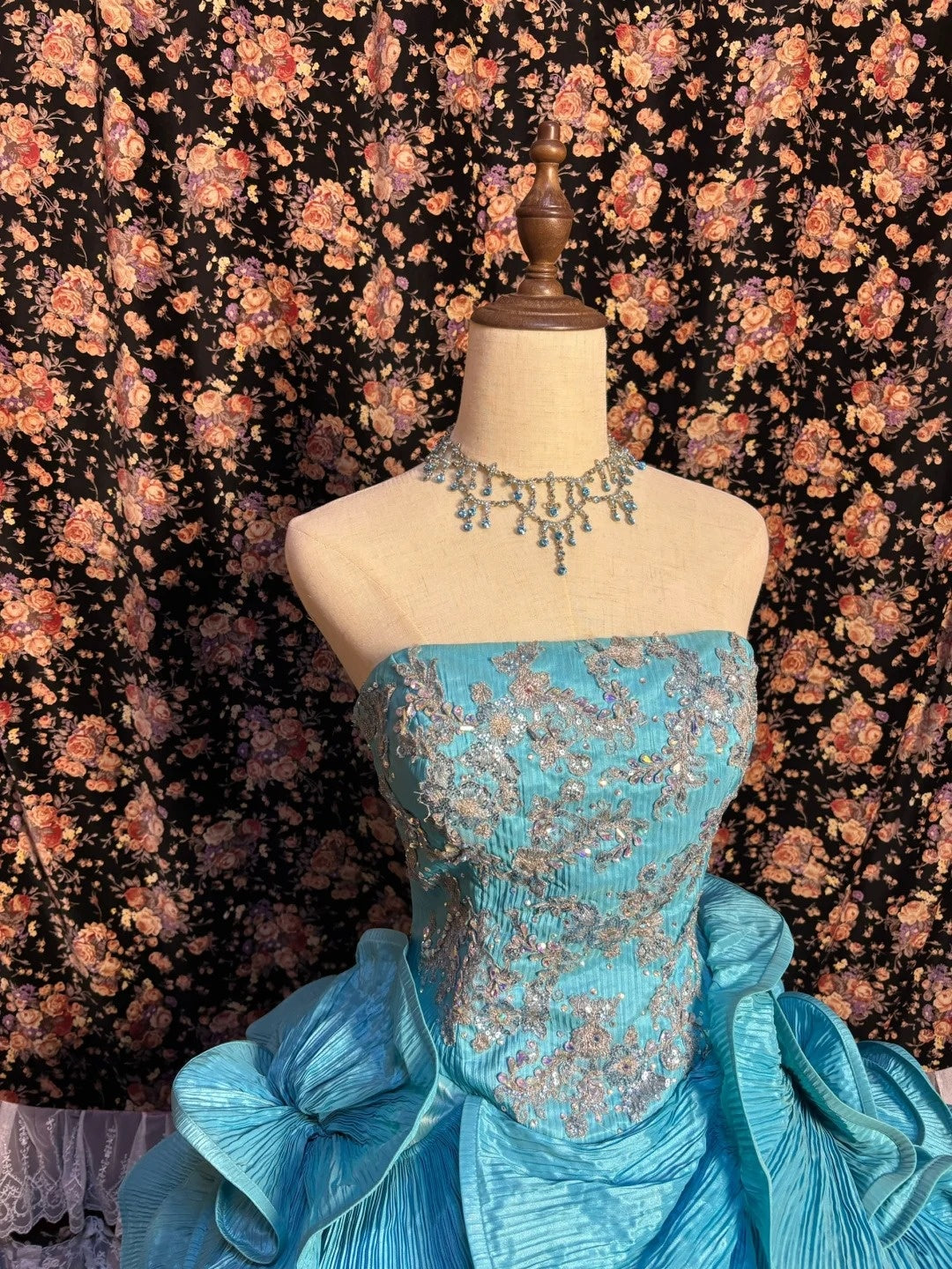 Dramatic A-Line Strapless Evening Gowns Sequins Crystals Appliques Tiered Ruffles Prom Dress AP2581