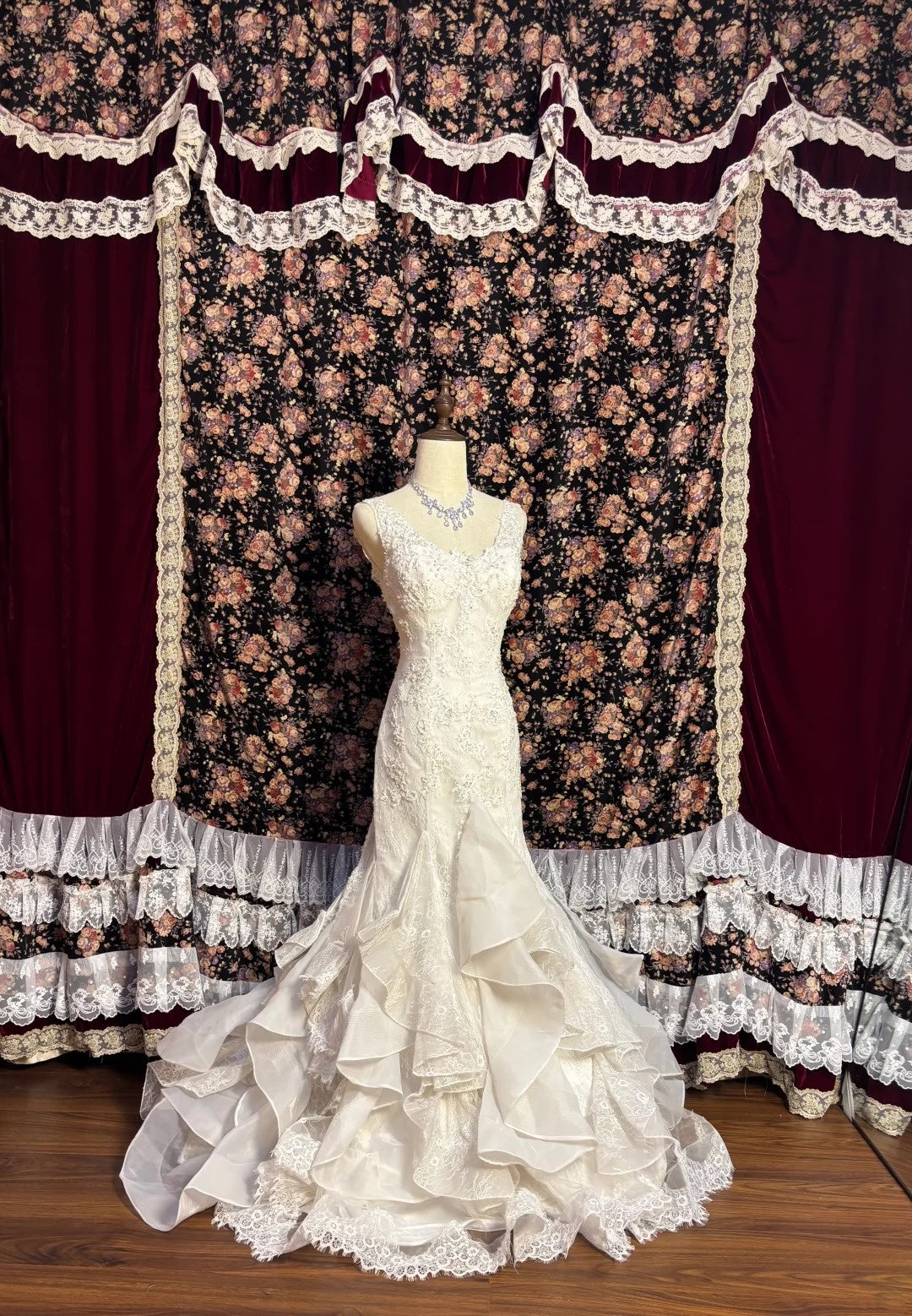 Unique V Neck Mermaid Formal Dresses Lace Sequins Appliques Beaded Prom Dress AP2584