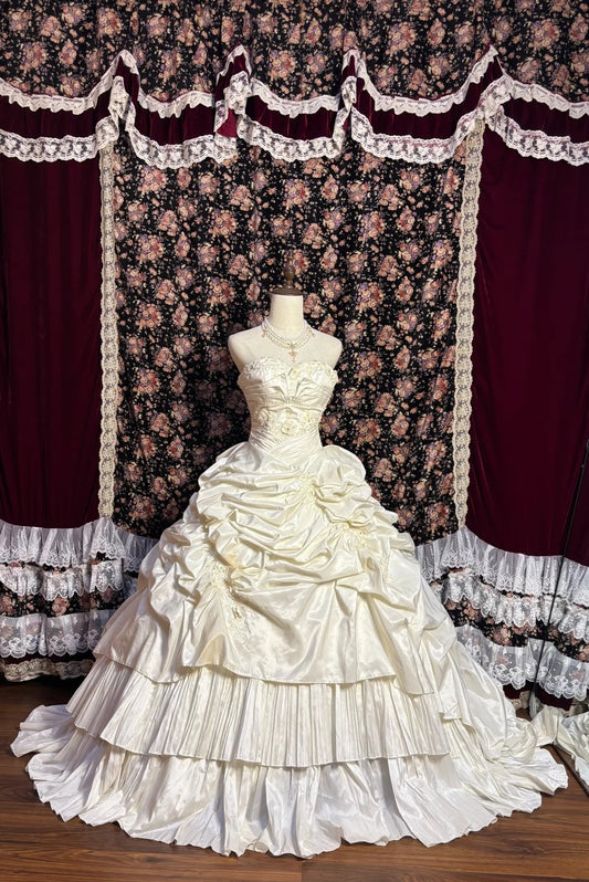 Romantic A-Line Strapless Ruched Evening Gowns Sequins Applique Prom Dress AP2589