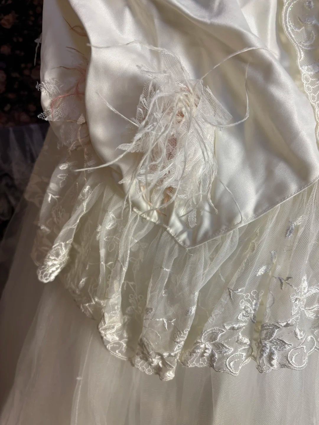 Luxury Off-Shoulder A-Line Formal Dresses Handmade Flowers Feather Prom Dress AP2594