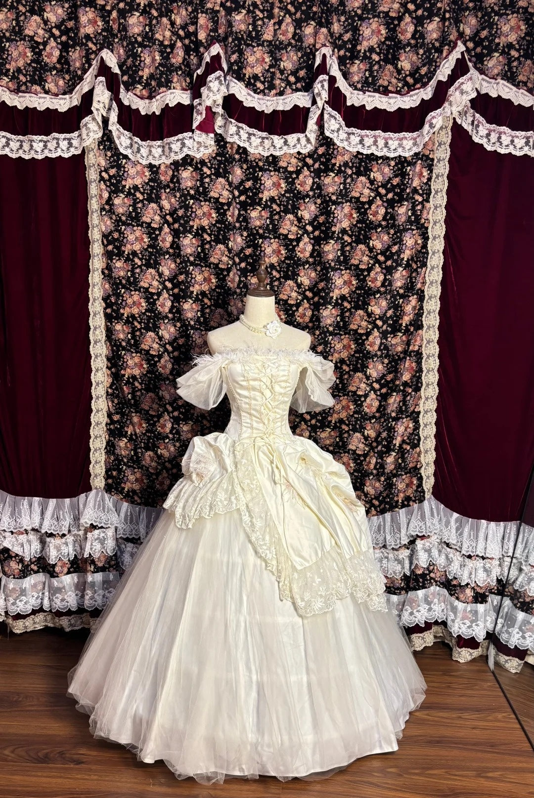 Luxury Off-Shoulder A-Line Formal Dresses Handmade Flowers Feather Prom Dress AP2594