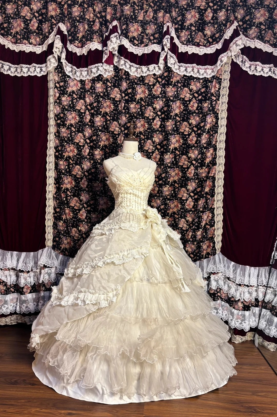 Graceful Spaghetti Strap Prom Dress A-Line Sequins Beading Handmade Flowers Formal Dresses AP2595