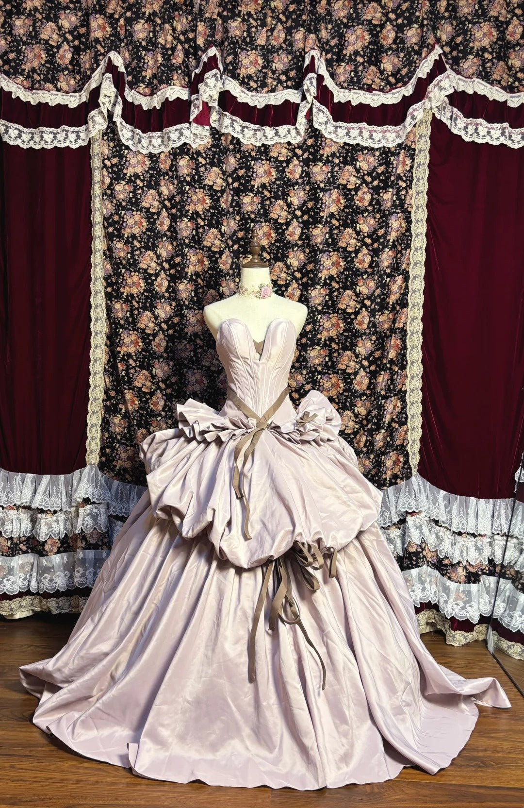 Vintage Sweetheart Neck A-Line Evening Gowns Bow Bacckless Tiered Ruffled Prom Dress AP2601