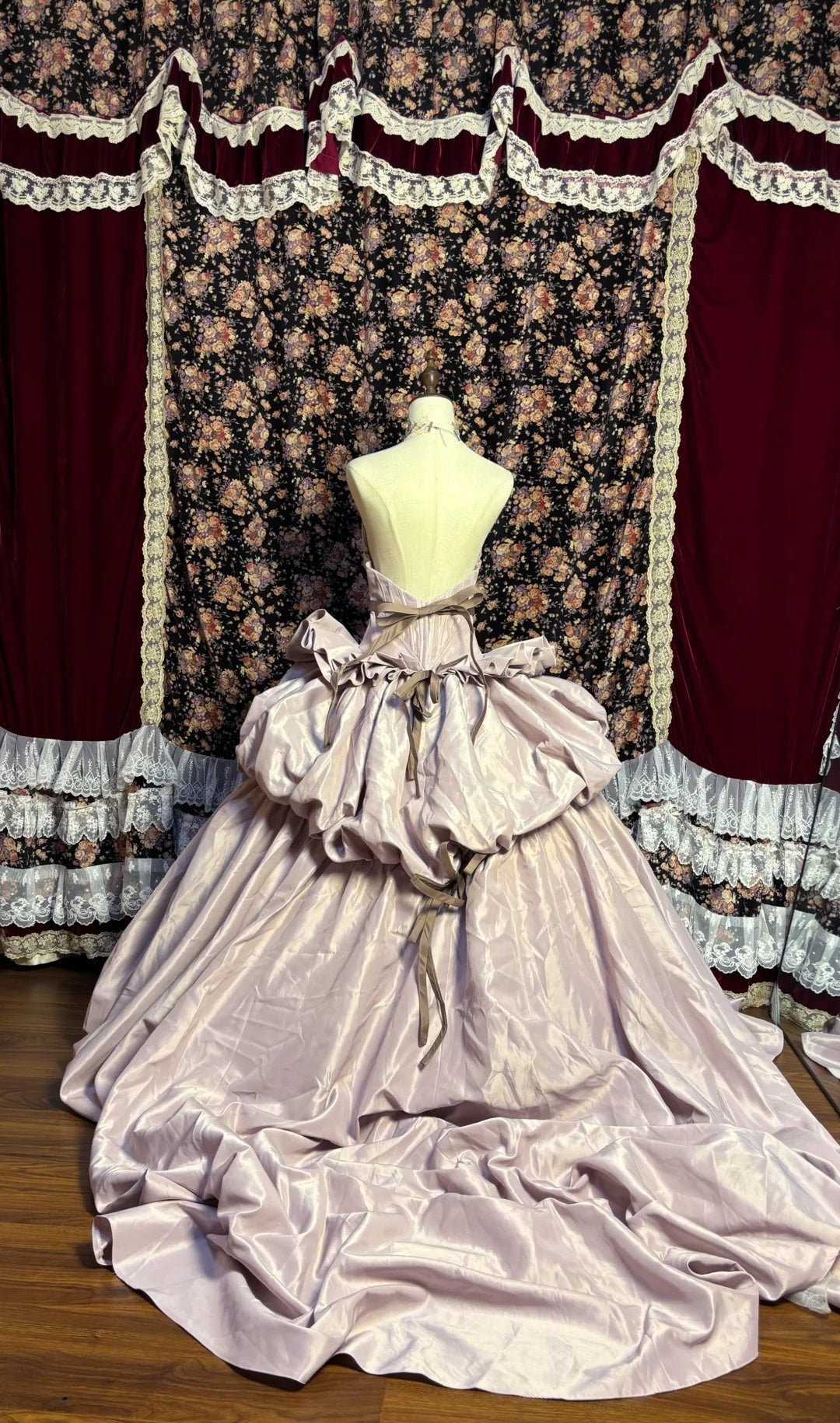 Vintage Sweetheart Neck A-Line Evening Gowns Bow Bacckless Tiered Ruffled Prom Dress AP2601