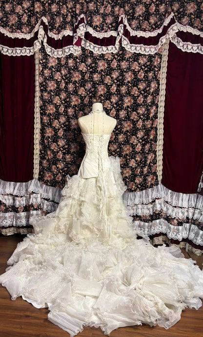 Artistic Strapless Ruffles Mermaid Bridal Gowns Beaded Sequins Appliques Pleated Wedding Dress AP2602