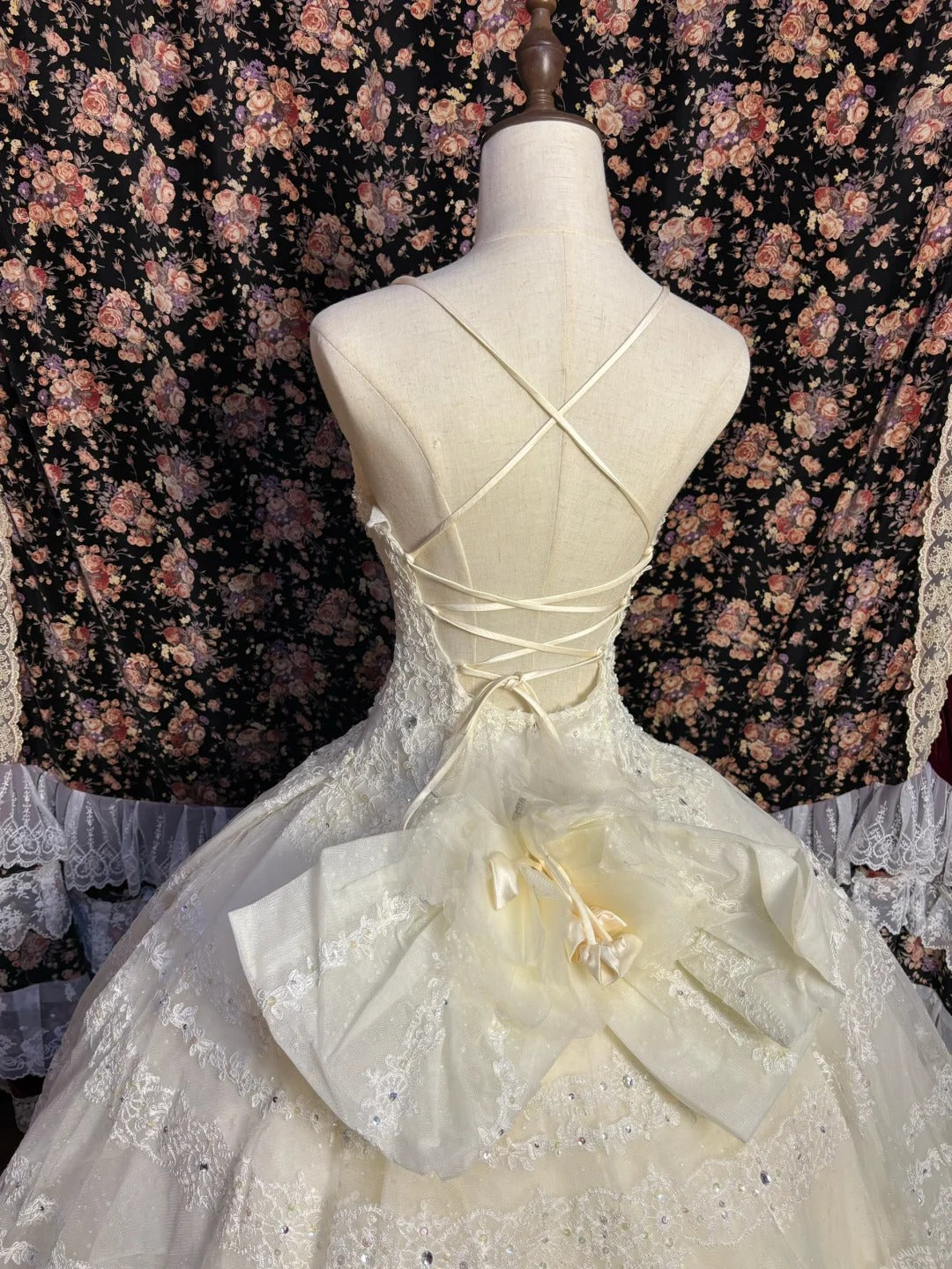 Alluring Spaghetti Strap A-Line Prom Dress Sequins Beading Crystals Bows Lace Formal Dresses AP2607