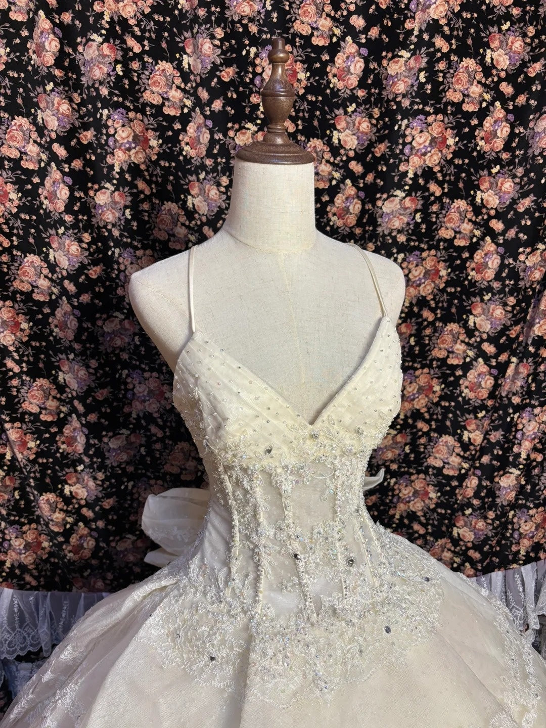 Alluring Spaghetti Strap A-Line Prom Dress Sequins Beading Crystals Bows Lace Formal Dresses AP2607