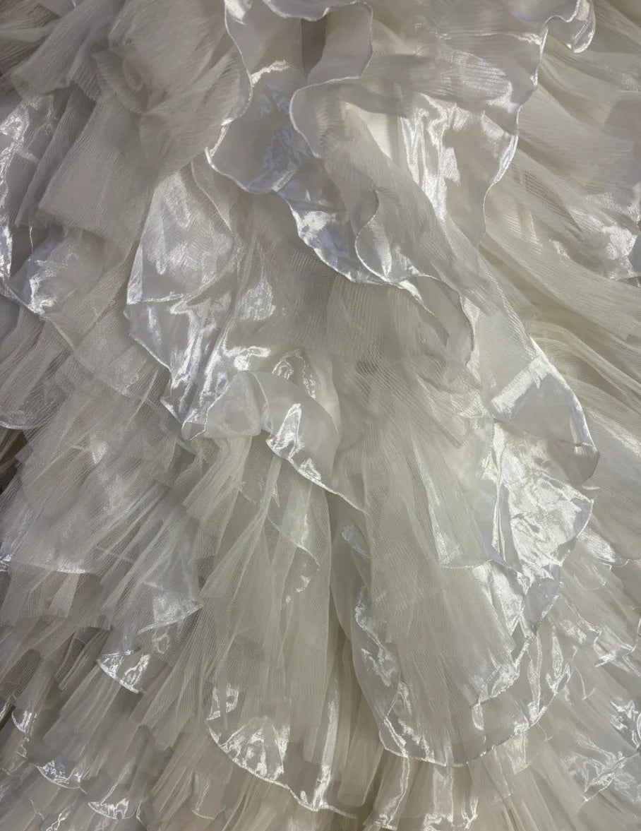 Gorgeous A-Line Spaghetti Strap Bridal Gowns Sequins Crystal Appliques Beading Wedding Dress AP2608