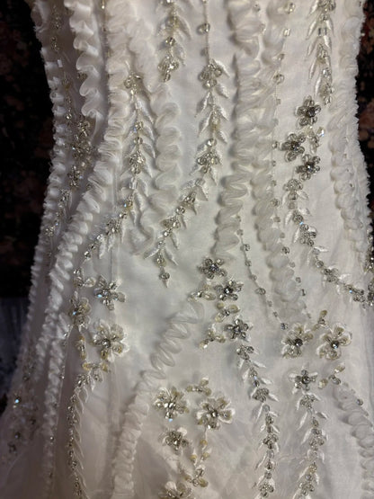 Dramatic Strapless A-Line Bridal Gowns Sequins Crystal Beading 3D Flowers Wedding Dress AP2611