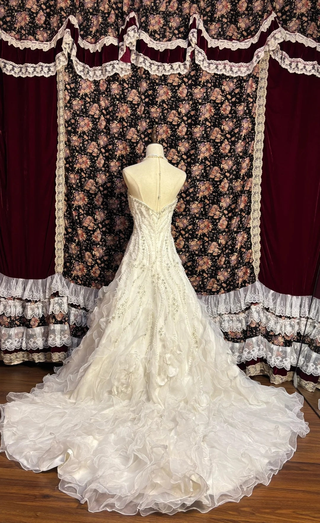 Dramatic Strapless A-Line Bridal Gowns Sequins Crystal Beading 3D Flowers Wedding Dress AP2611