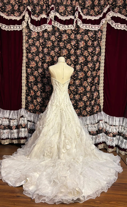 Dramatic Strapless A-Line Bridal Gowns Sequins Crystal Beading 3D Flowers Wedding Dress AP2611