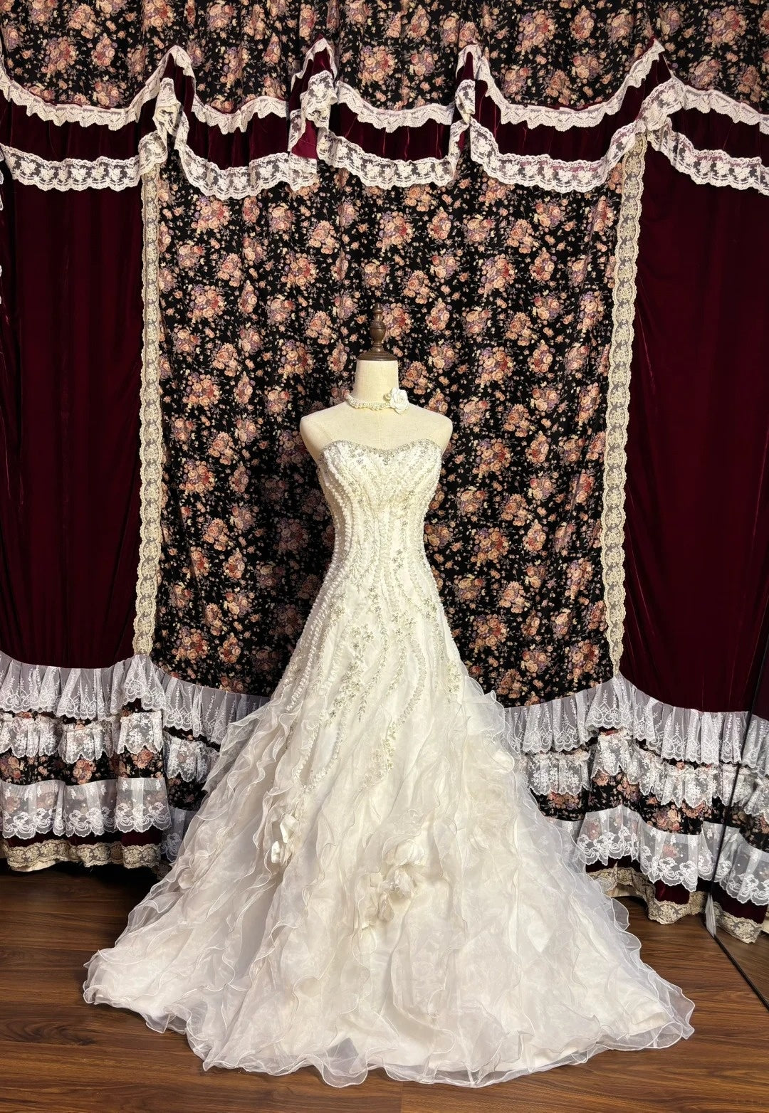 Dramatic Strapless A-Line Bridal Gowns Sequins Crystal Beading 3D Flowers Wedding Dress AP2611