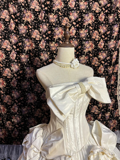 Unique Strapless A-Line Bridal Gowns Pearls Bow Beading Handmade Flowers Wedding Dress AP2615