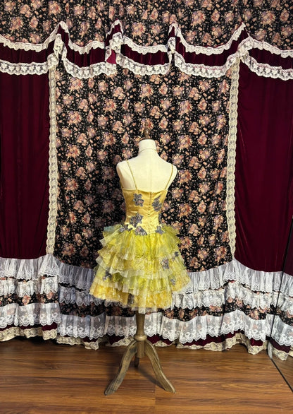 Fashionable A-Line Spaghetti Straps Birthday Dresses Sequins Appliques Tiered Homecoming Dress AP2616