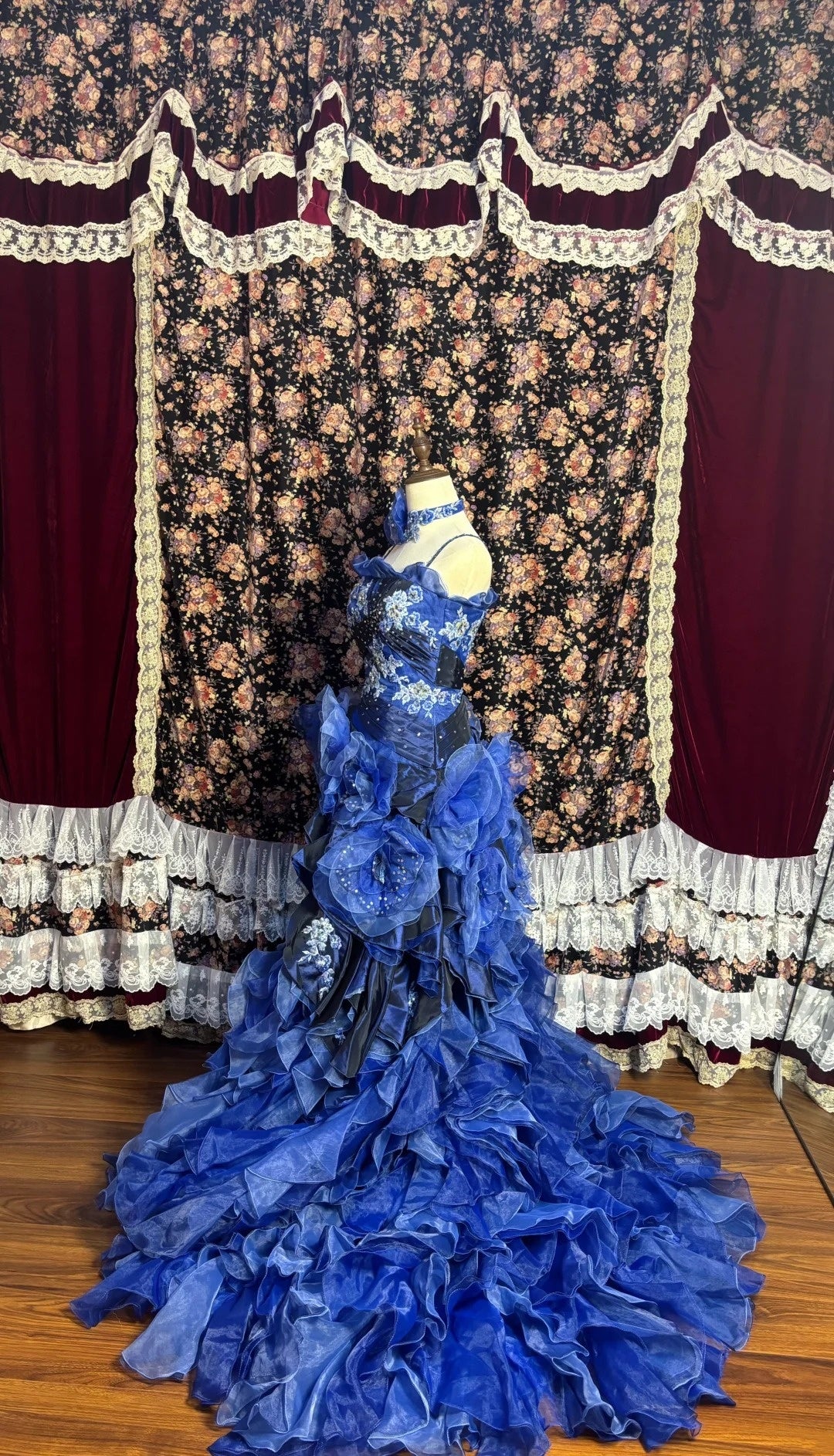 Blue Spaghetti Strap A-Line Prom Dress Applique Sequins Handmade Flowers Formal Dresses AP2617