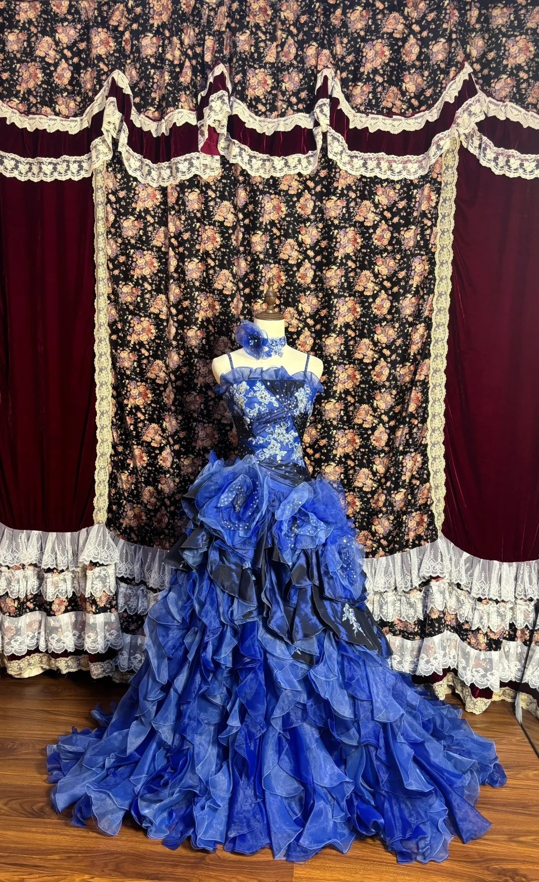 Blue Spaghetti Strap A-Line Prom Dress Applique Sequins Handmade Flowers Formal Dresses AP2617