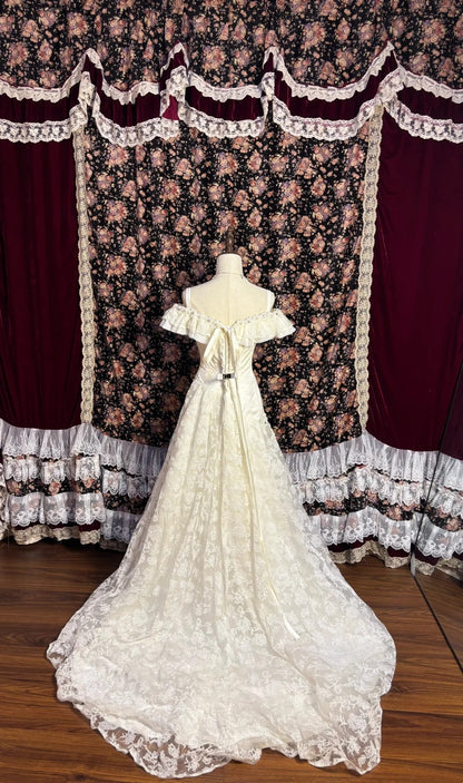 French Style A-Line Off-Shoulder Bridal Gowns Beaded Crystal Sequins Pearls Lace Wedding Dress AP2618