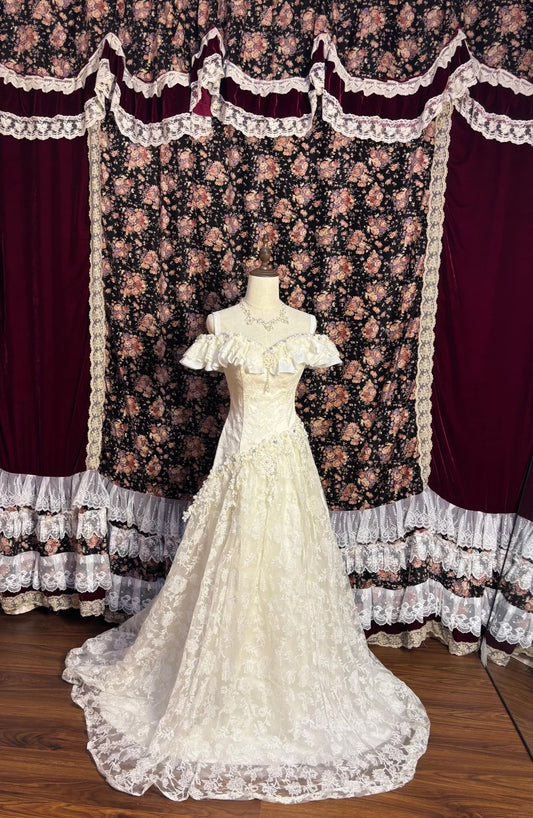 French Style A-Line Off-Shoulder Bridal Gowns Beaded Crystal Sequins Pearls Lace Wedding Dress AP2618