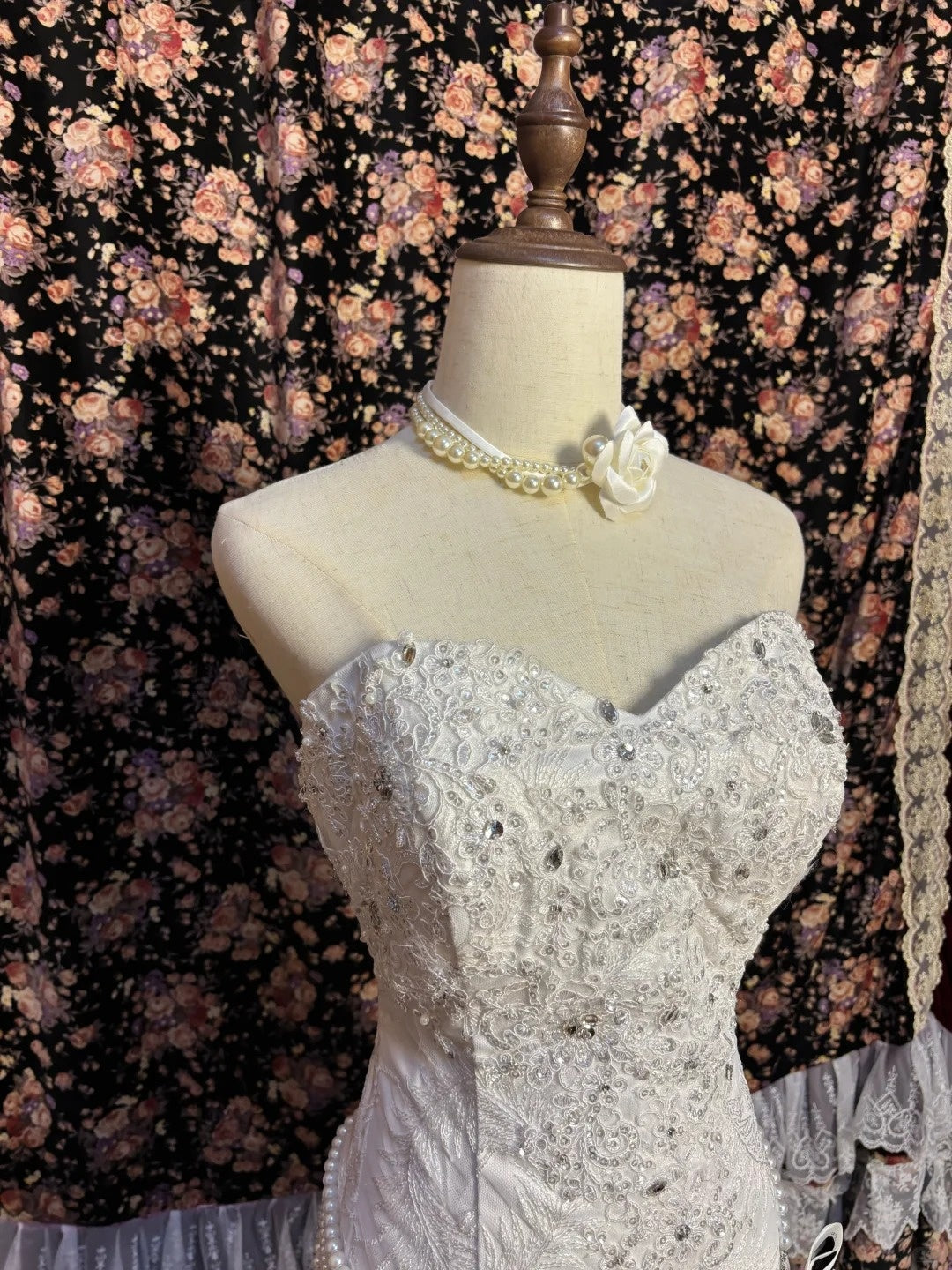 Chic Strapless Mermaid Bridal Gowns Crystals Sequins Appliques Beading Wedding Dress AP2624