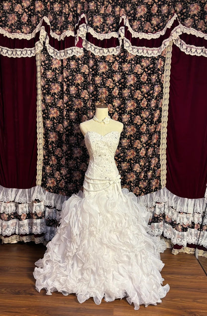 Chic Strapless Mermaid Bridal Gowns Crystals Sequins Appliques Beading Wedding Dress AP2624