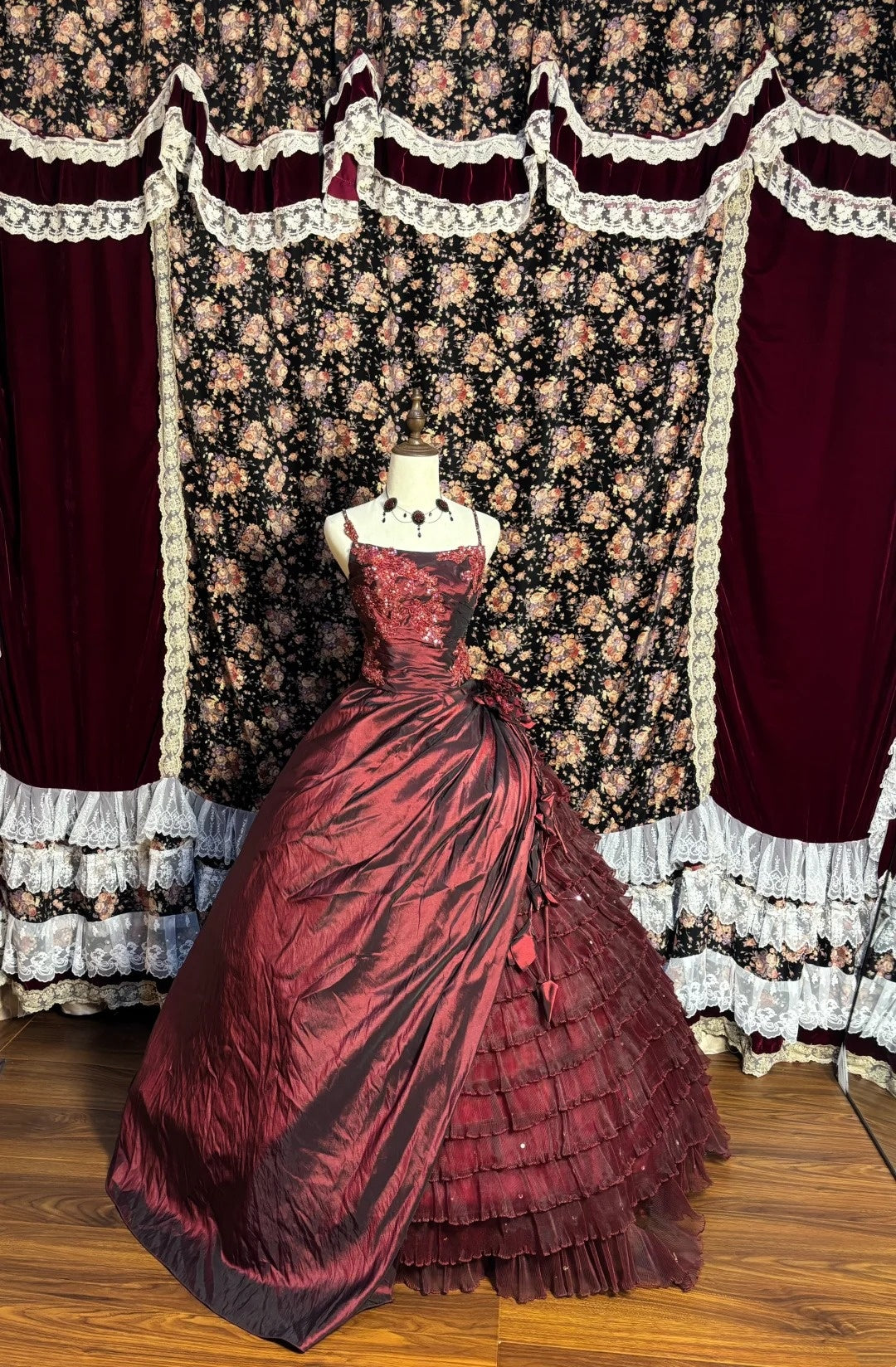 Ethereal Spaghetti Strap A-Line Prom Dress Red Sequins Handmade Flowers Applique Formal Dresses AP2636