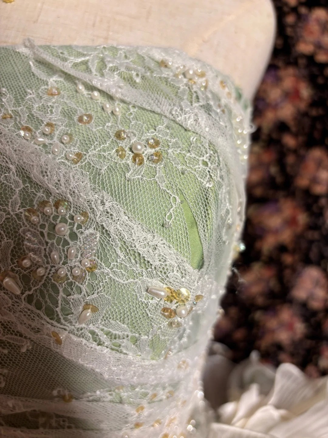 Alluring Strapless A-Line Evening Dresses Tiered Tulle Sequins Beaded Handmade Flowers Prom Dress AP2637