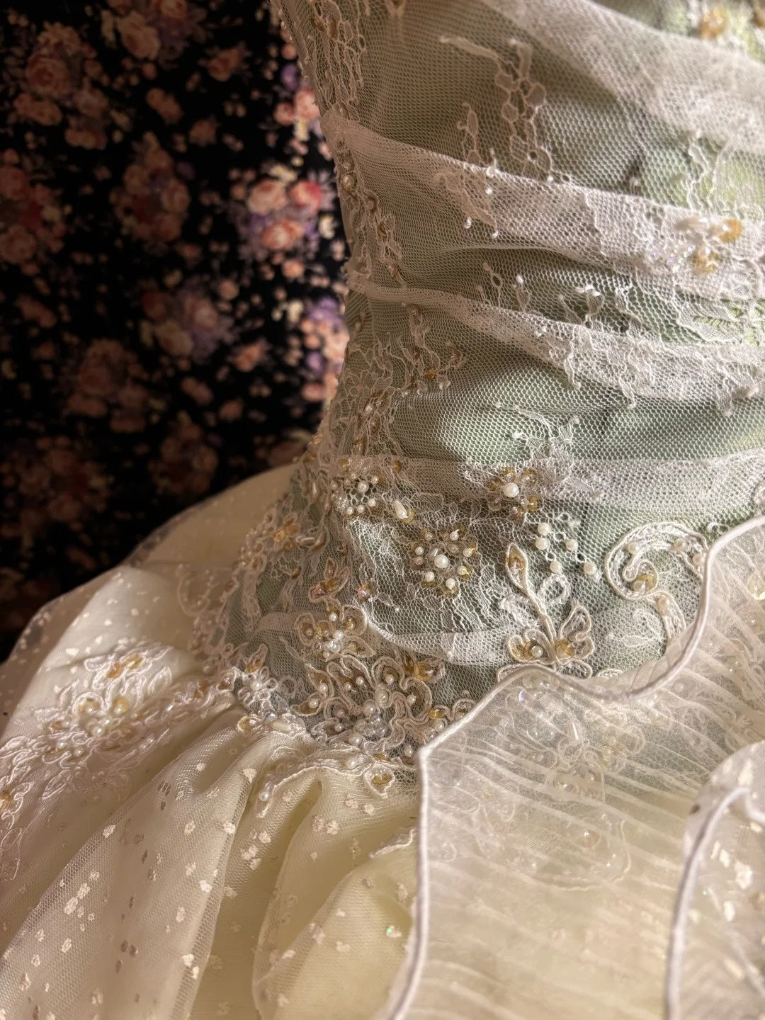 Alluring Strapless A-Line Evening Dresses Tiered Tulle Sequins Beaded Handmade Flowers Prom Dress AP2637