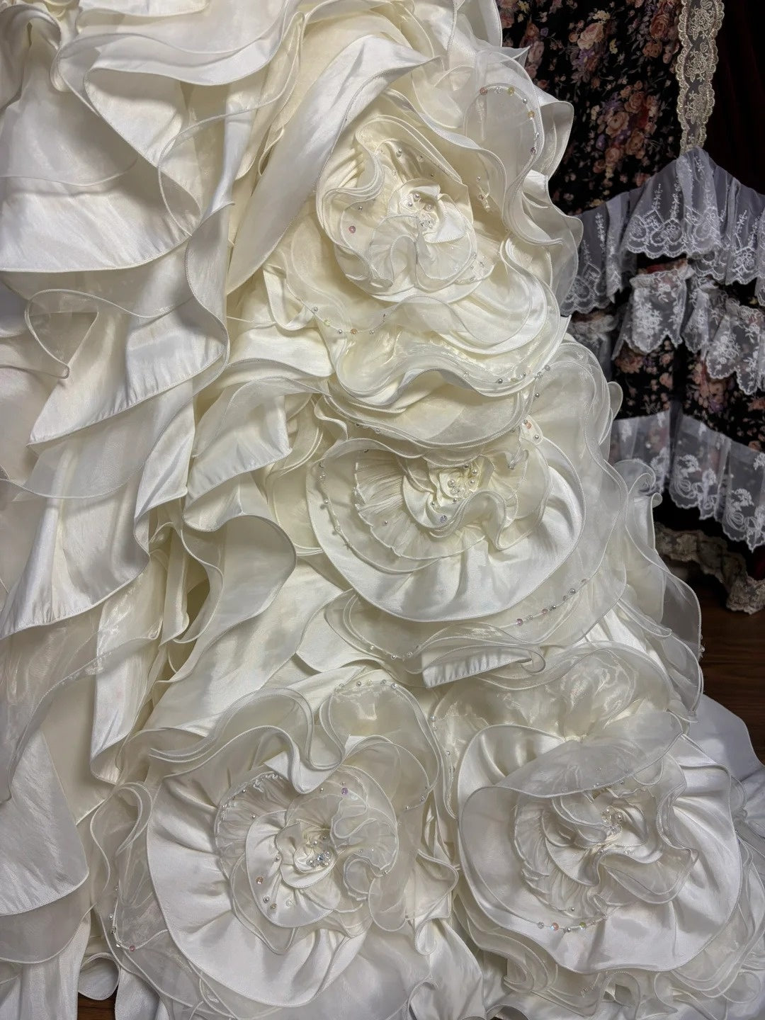 Sheen One-Shoulder Mermaid Bridal Gowns Ruffled Beaded Handmade Flowers Seqins Wedding Dress AP2638