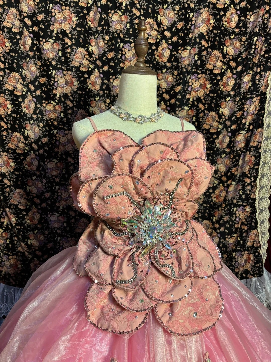 Dramatic Spaghetti Strap A-Line Prom Dress Sequins Applique Crystals Beading Formal Dresses AP2642