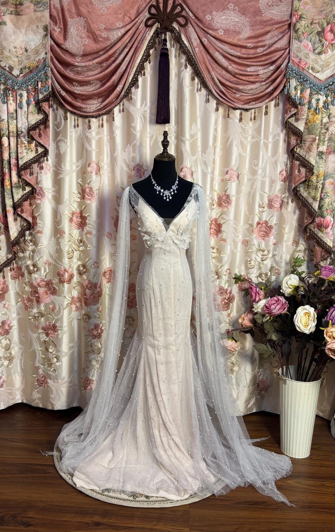 Minimalist V Neck Mermaid Bridal Gowns Pearls Sequins Appliques Wedding Dress AP2648