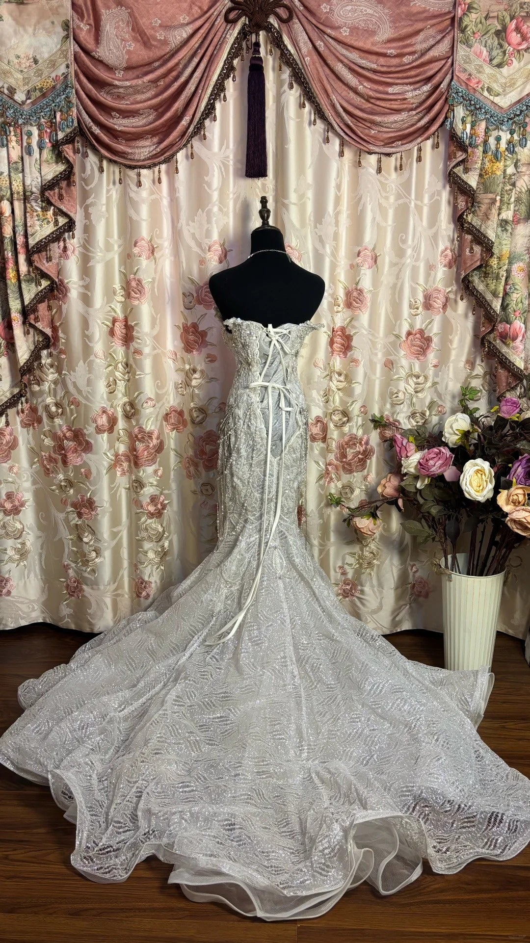 Romantic Strapless Mermaid Bridal Gowns Beading Sequins Crystals Wedding Dress AP2651