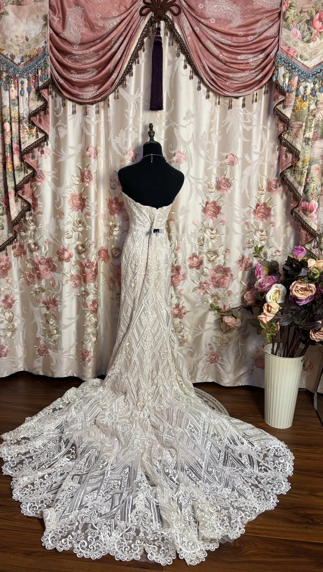 Minimalist Style Strapless Mermaid Bridal Gowns Appliques Lace Wedding Dress AP2659