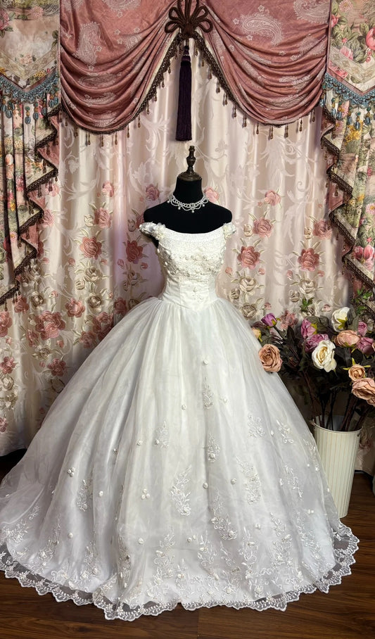 Classical Off-Shoulder Bridal Gowns A-Line 3D Flowers Beading Appliques Sequins Wedding Dress AP2662