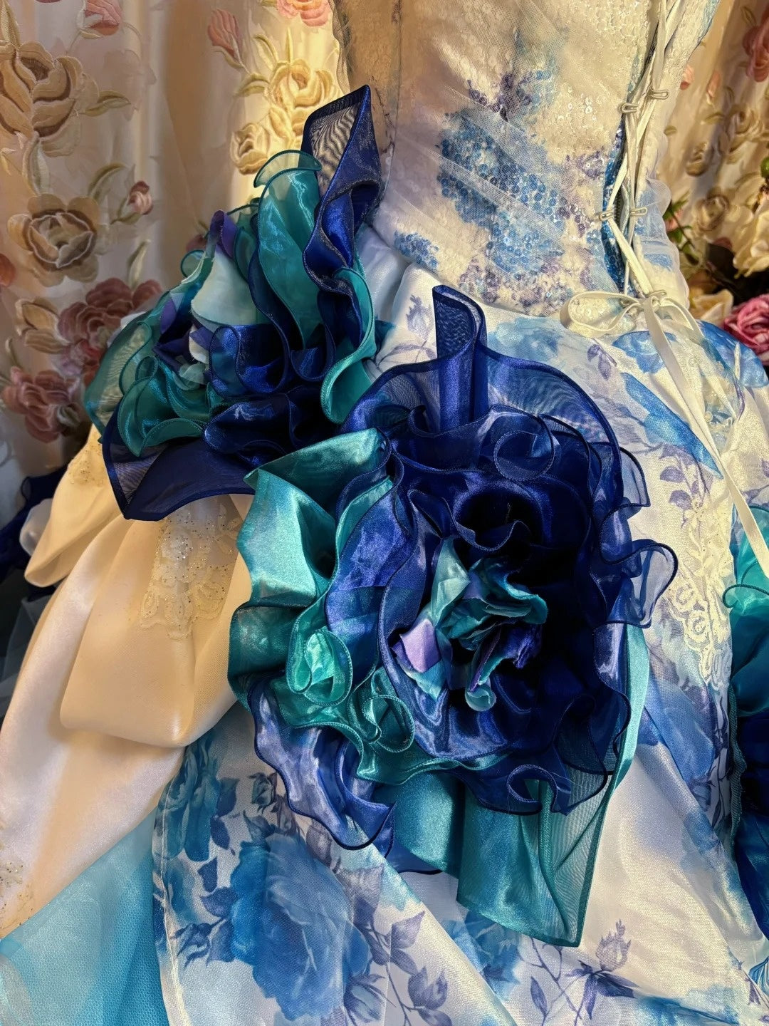 Vintage Spaghetti Strap A-Line Prom Dress Sequins Handmade Flowers Bow Appliques Beaded Formal Dresses AP2666