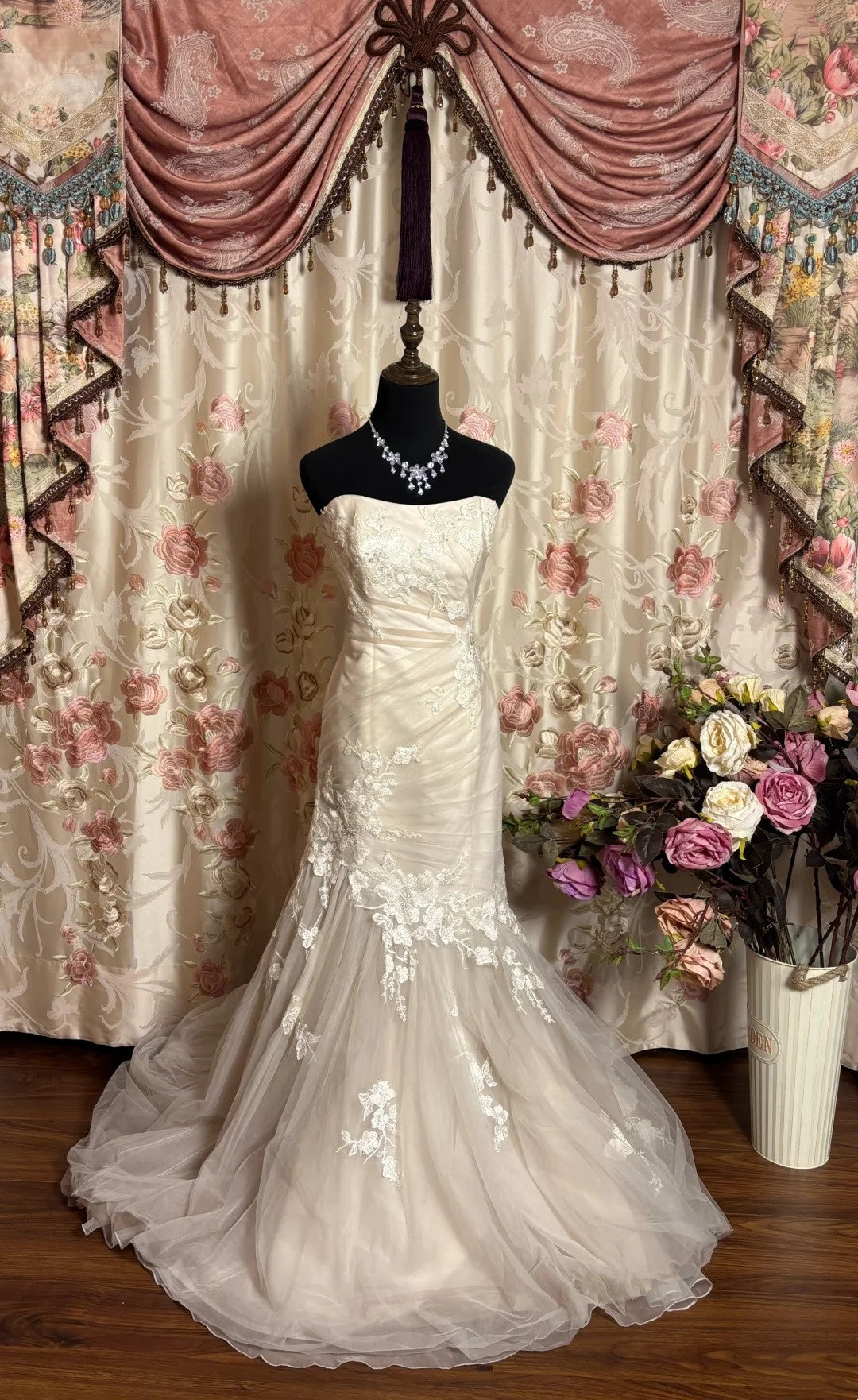 Ethereal Strapless Mermaid Bridal Gowns Sequins Appliques Tulle Layered Wedding Dress AP2669