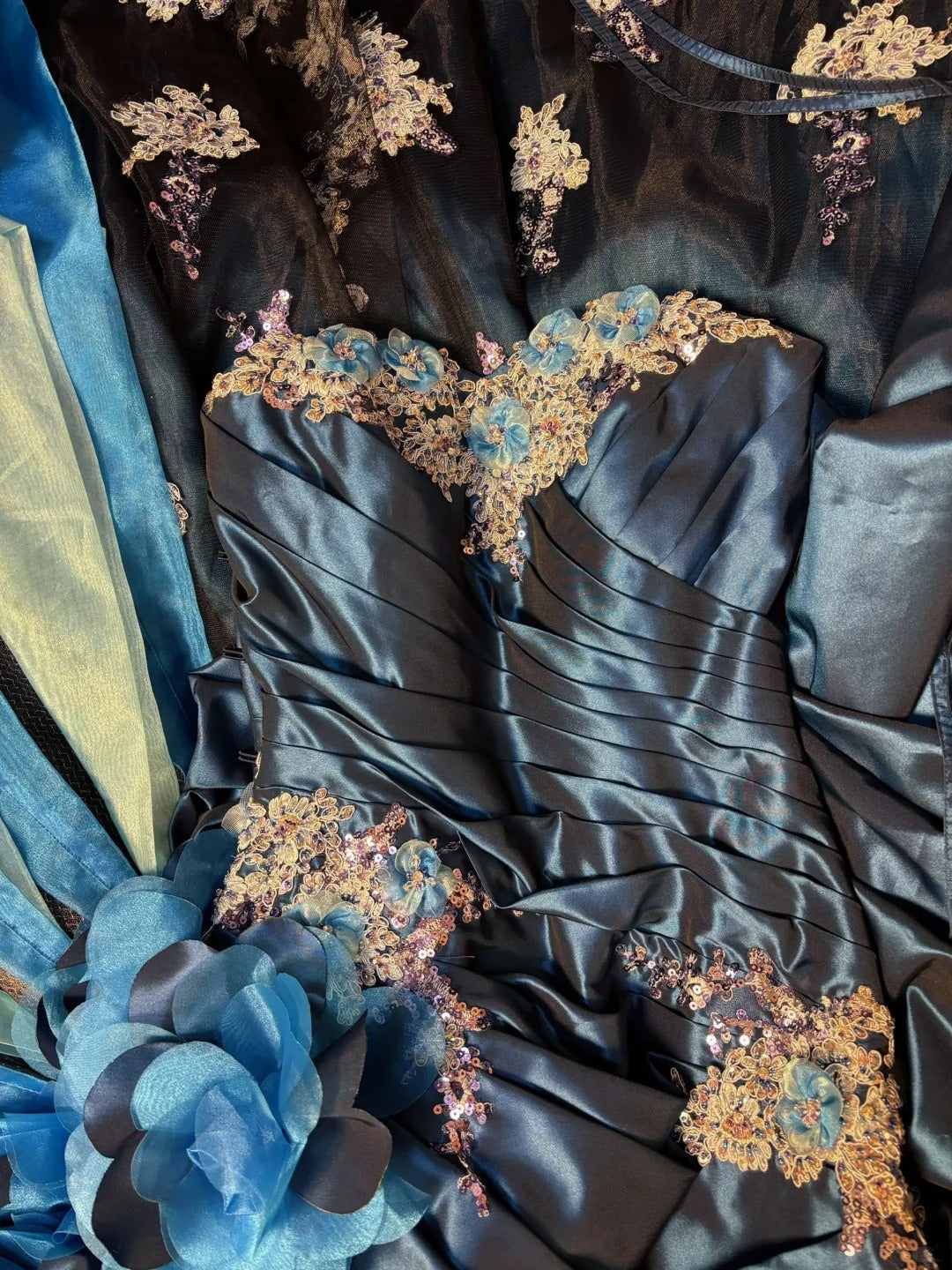 A-Line Prom Dress Spaghetti Strap Appliques Beaded Sequins Handmade Flowers Formal Dresses AP2672