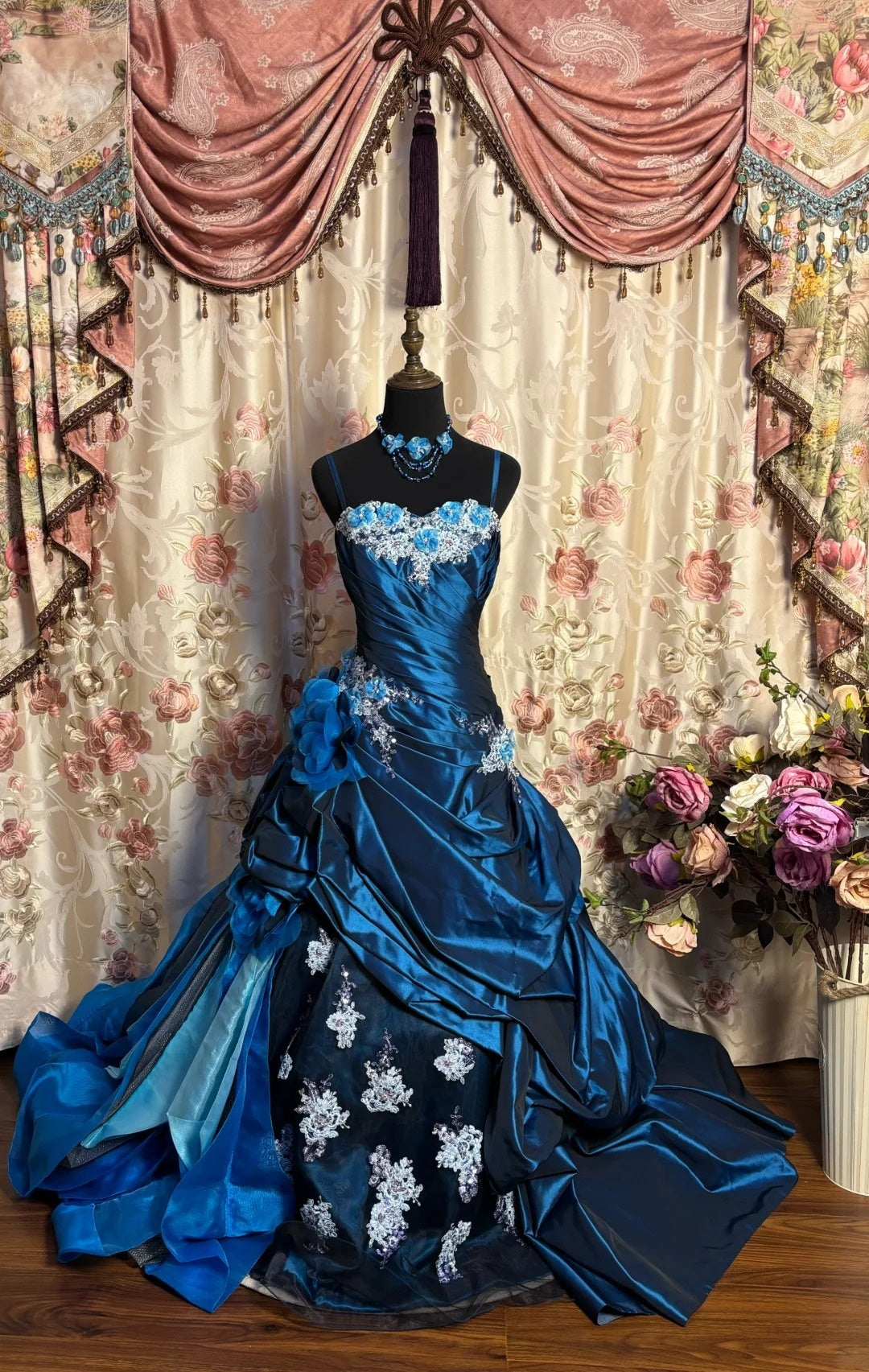 A-Line Prom Dress Spaghetti Strap Appliques Beaded Sequins Handmade Flowers Formal Dresses AP2672