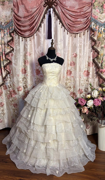 Tiered A-Line Strapless Bridal Gowns Appliques Sequins Beading Wedding Dress AP2673