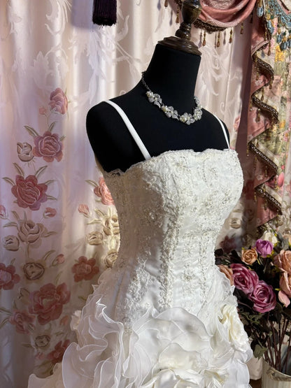 Glam Ruffled A-Line Spaghetti Strap Bridal Gowns With Slit  Sequins Beading Appliques Wedding Dress AP2677