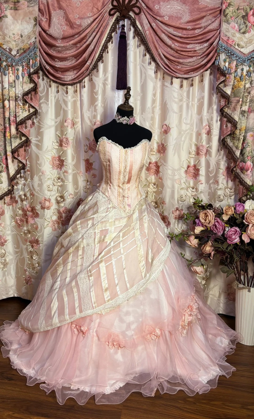 Unique A-Line Evening Gowns Sweetheart Neck Appliques Lace Beaded Prom Dress AP2682