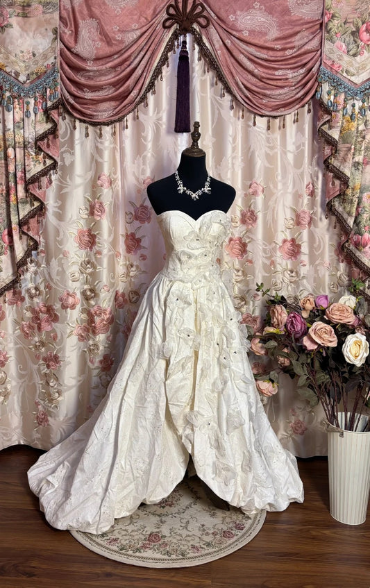 Exquisite A-Line Strapless Slit Bridal Gowns Beading Sequins Appliques Wedding Dress AP2687