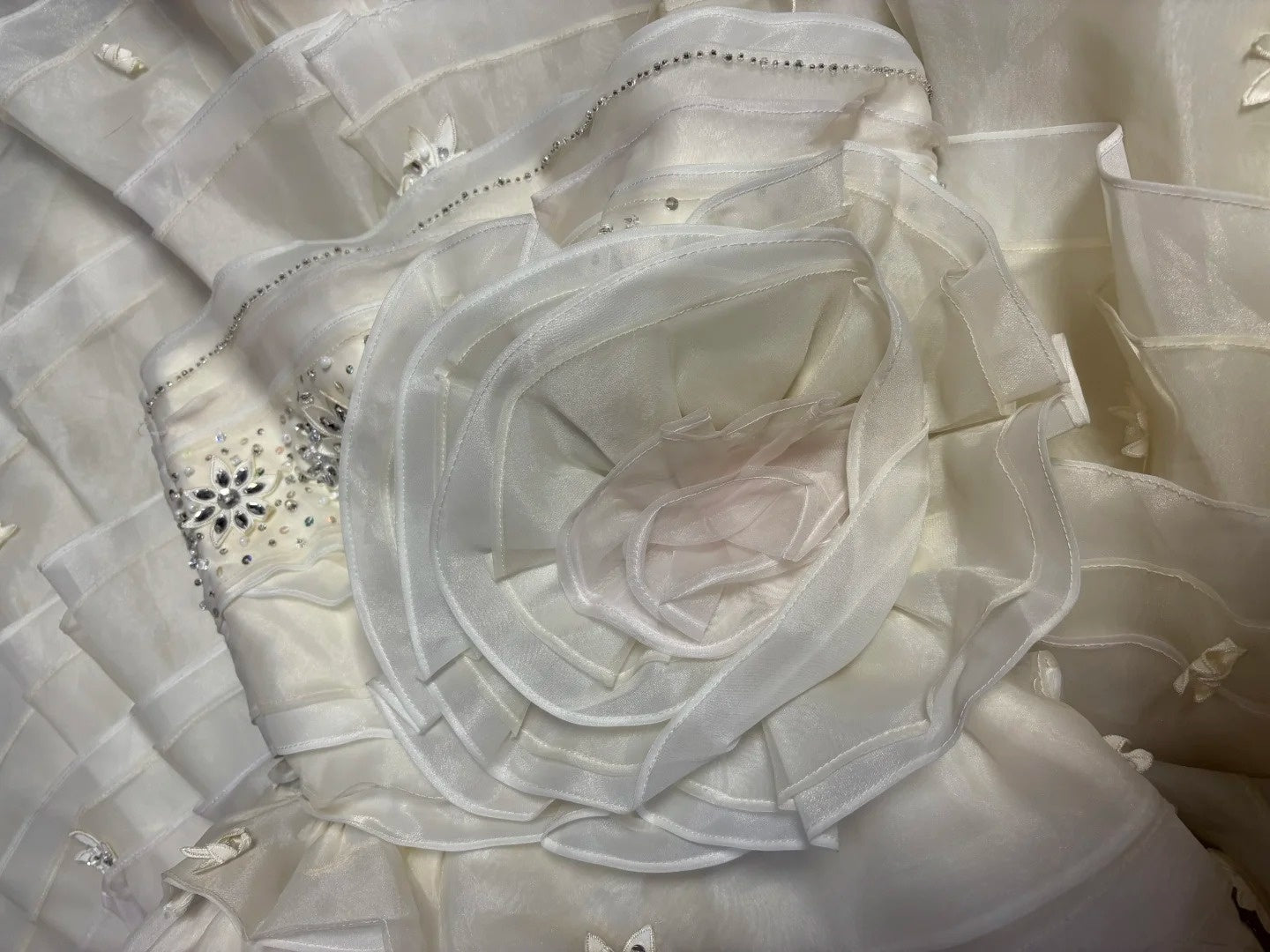 Sparkly A-Line Strapless Bridal Gowns Sequins Handmade Flowers Rhinestone Wedding Dress AP2689