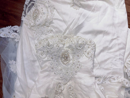 Romantic A-Line Strapless Bridal Gowns Appliques Pearls Beading Sequins Wedding Dress AP2708