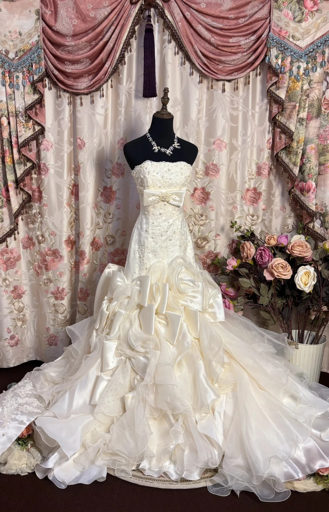 Ornate Mermaid Bridal Gowns Strapless Pearls Beading Sequins Bows Appliques Wedding Dress AP2709